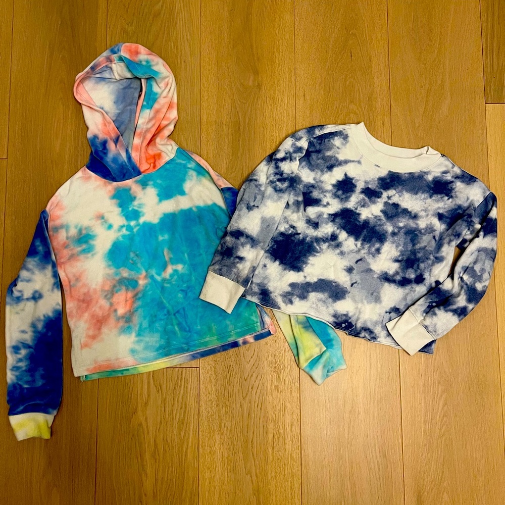 Tie-dye Girls Sweatshirts. S